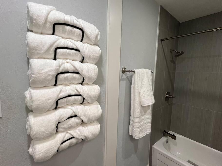 Healing Haven King Bed Suite Dallas Kültér fotó