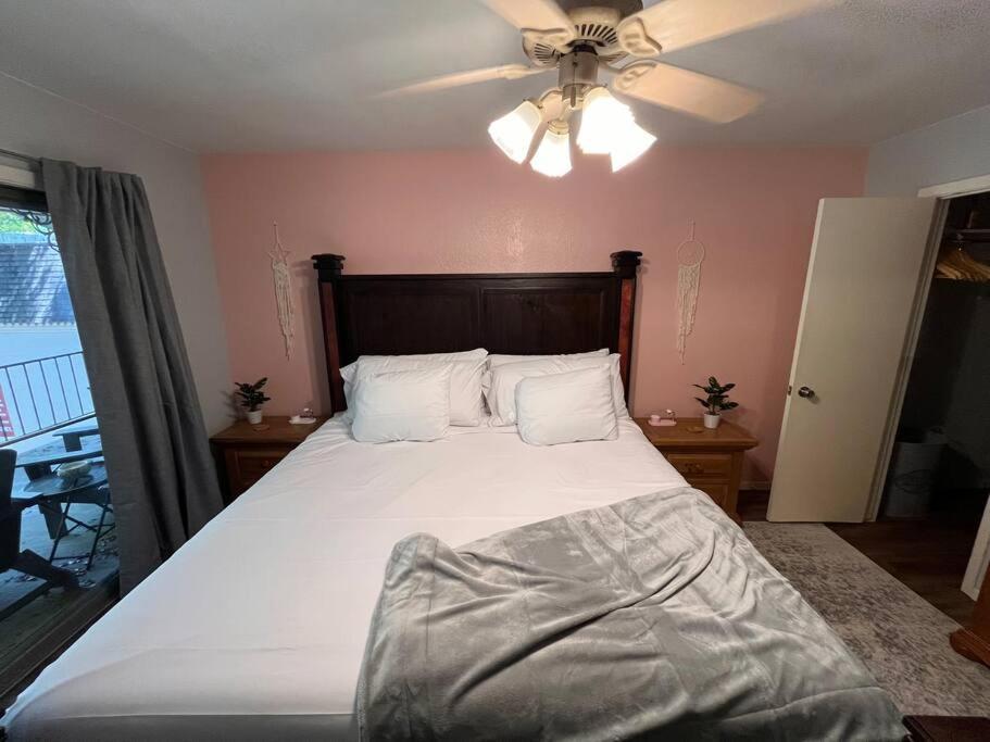 Healing Haven King Bed Suite Dallas Kültér fotó